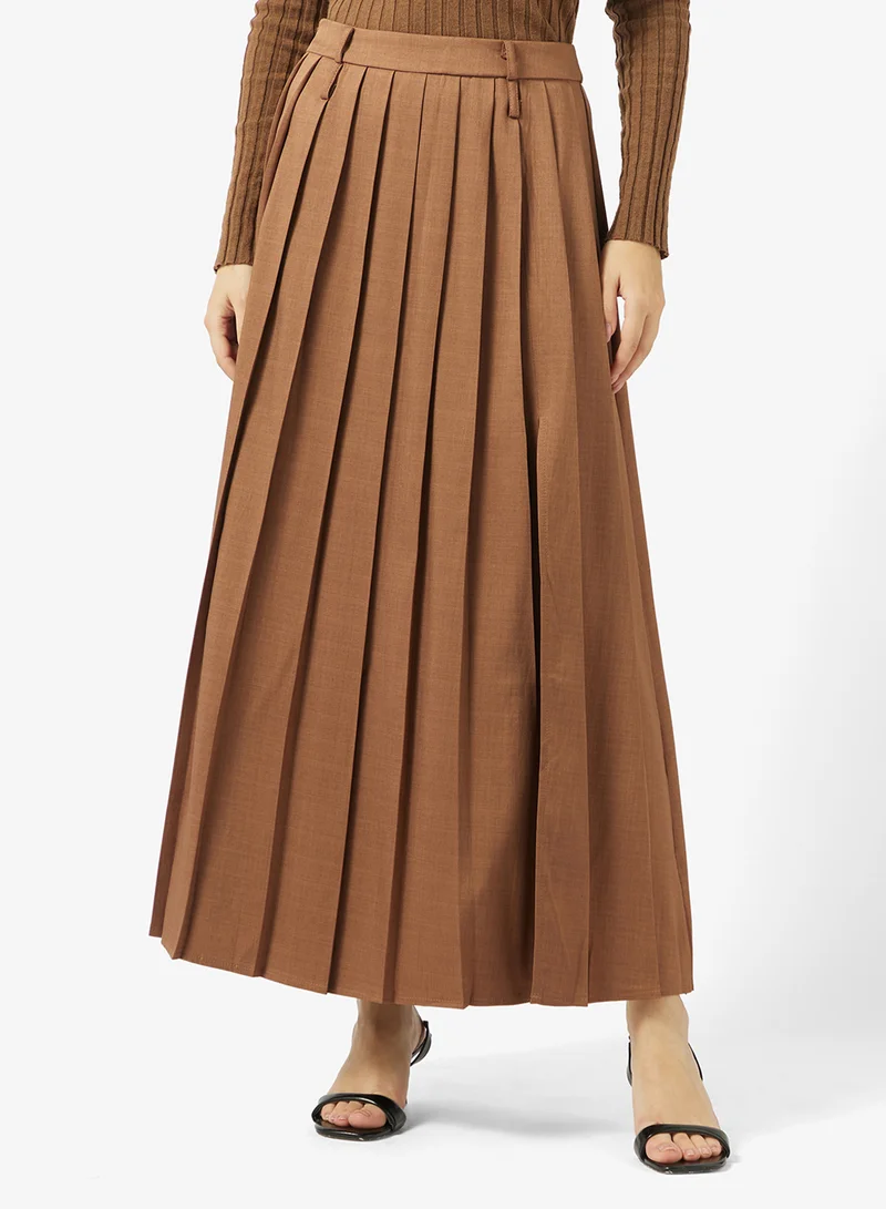 ايلا Pleated Skirt With Slit